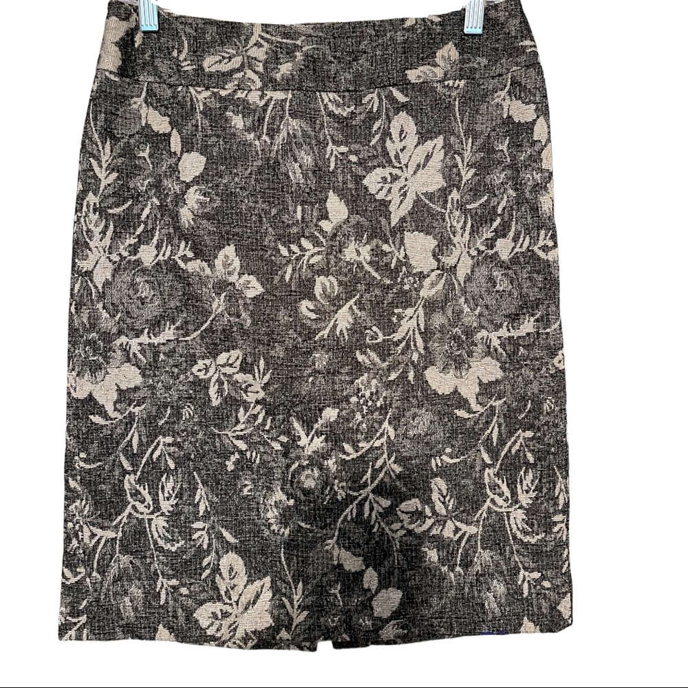 Ann Taylor gray flower printed midi skirt size 6